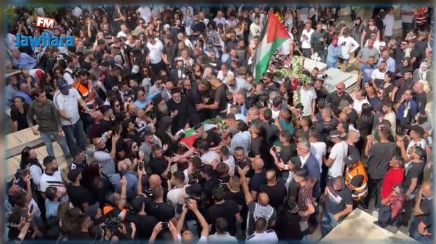 La police israélienne attaque le cortège funèbre de Shireen Abu Akleh