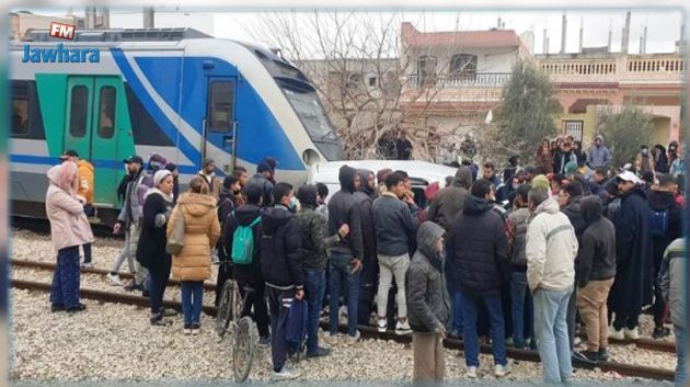 Décès d'une femme âgée d'une trentaine d'années, fauchée par un train 