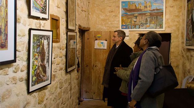 L’AMBASSADEUR JOEY HOOD RENFORCE LE PARTENARIAT DES ETATS-UNIS AVEC LA TUNISIE LORS DE SA VISITE A TATAOUINE ET MEDENINE