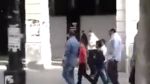 Le roi du Maroc Mohamed VI se promène dans les rues de Tunis