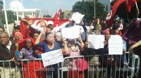 Rassemblement de protestation des ouvriers des chantiers municipaux