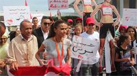 Habiba Ghribi accueillie en héroïne à l'aéroport de Tunis-Carthage