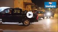 De longues files d'attente anarchiques devant les stations-service