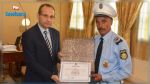 Le ministre de l'Intérieur reçoit le policier agressé à Bizerte