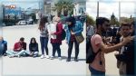 Des étudiants bloquent la route devant l'Université de Sousse